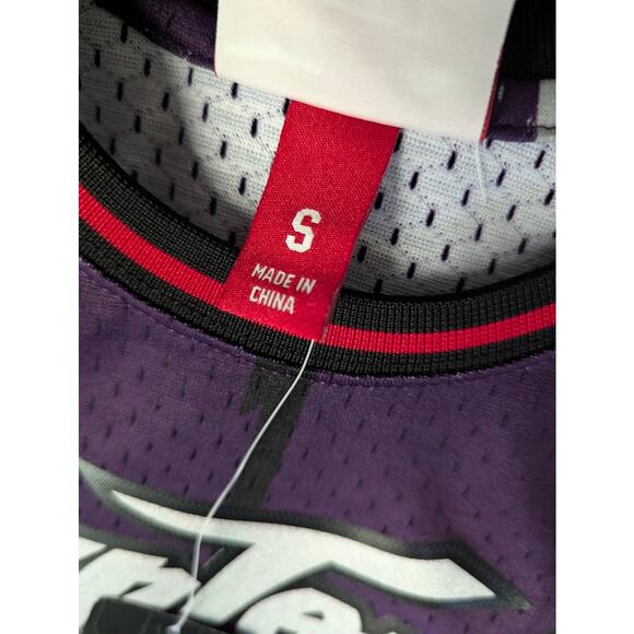 Men's Mitchell & Ness NBA Toronto Raptors Vince Carter 1998 Swingman Road Jersey - Picture 2 of 3